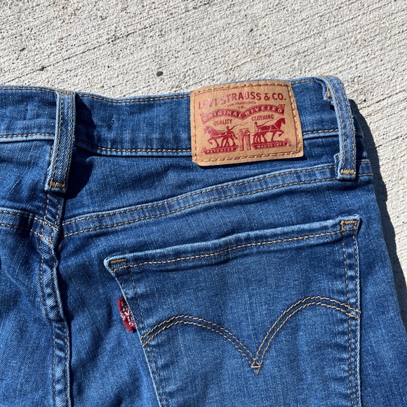 Levis 710’s - Picture 4 of 4
